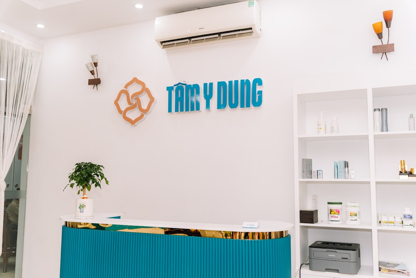 Công ty cổ phần Tâm Y Dung bị tước giấy phép hoạt động khám chữa bệnh chuyên khoa Y học cổ truyền trong thời gian 3 tháng.